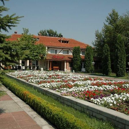 Motel Paradise Oryakhovo ภายนอก รูปภาพ