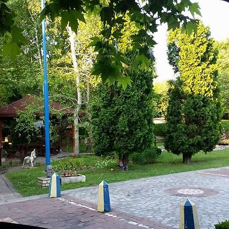 Motel Paradise Oryakhovo ภายนอก รูปภาพ